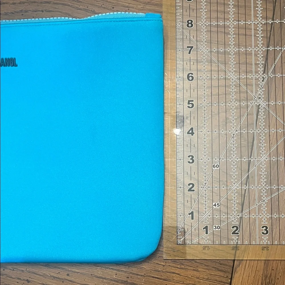 Triangl Santa Rosa blue neoprene zip pouch - Picture 8 of 9